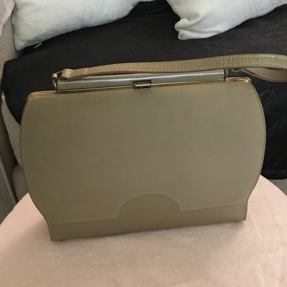Structured Olive Shoulder Bag with Top Clasp